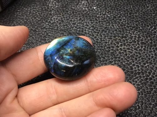 Mini galet labradorite dark blue wonder