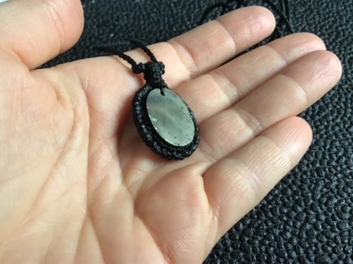 Collier avec petite pyrite