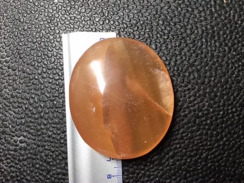 Galet oval rond calcite miel