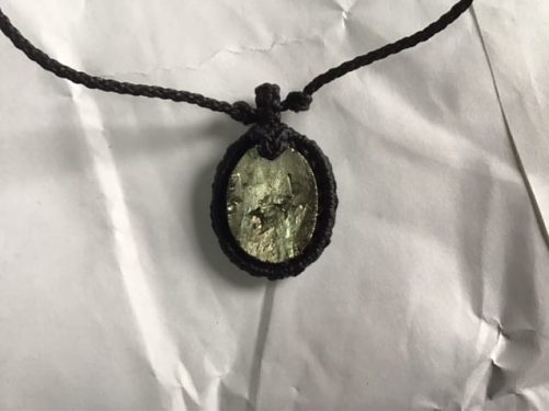 Collier avec petite pyrite