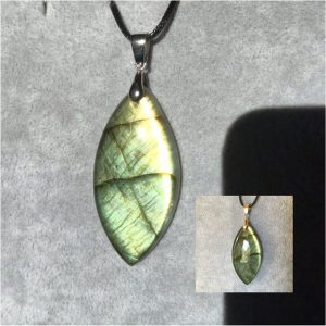 GRAND pendentif marquise labradorite
