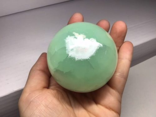 Sphère calcite verte avec aragonite