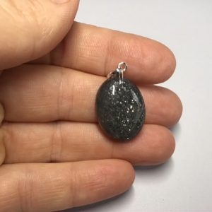 Pendentif pierre de soleil originale noire