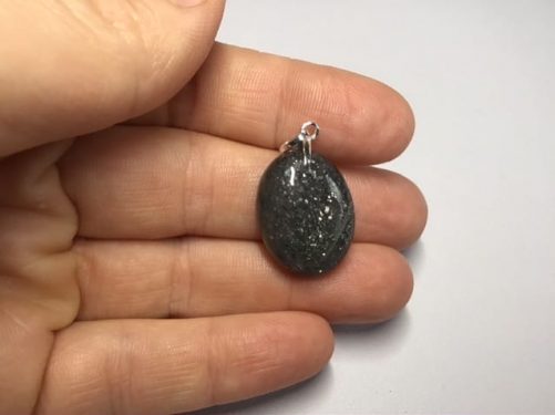 Pendentif pierre de soleil originale noire