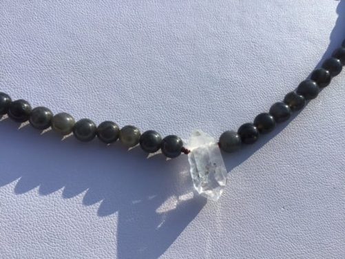 Collier tout en perles de labradorite