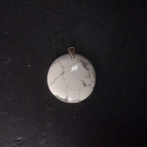 Pendentif howlite rond