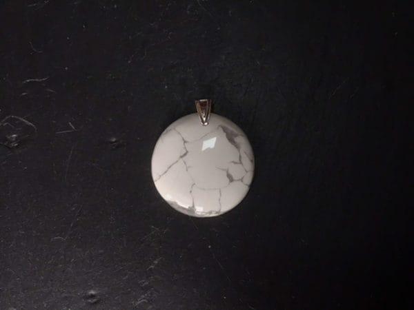 Pendentif-howlite-rond