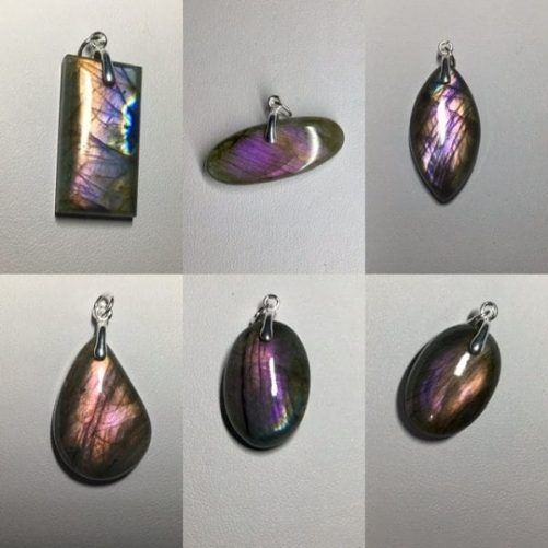 Petits pendentifs labra orange et violette