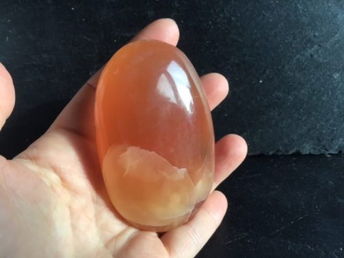 Gros galet calcite miel