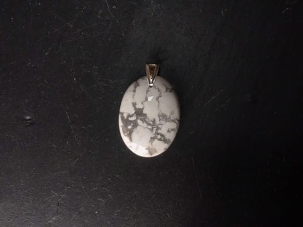 Pendentif-howlite-naturelle
