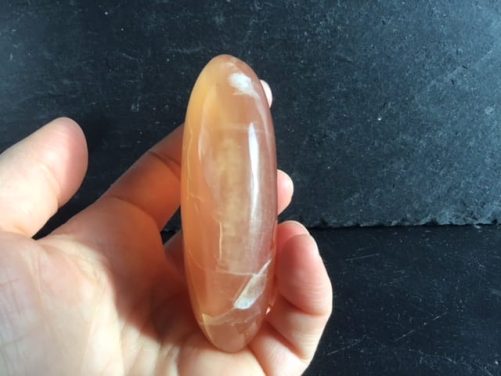 Gros galet calcite miel