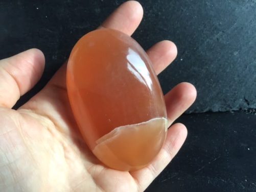 Gros galet calcite miel