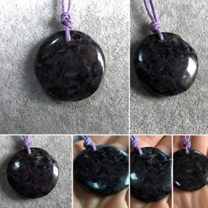 Pendentif rond double face en gabbro