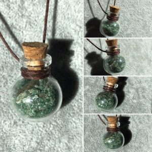 Pendentif fiole fuschite