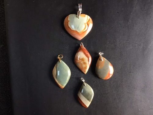 Pendentifs jaspes polychrome au choix