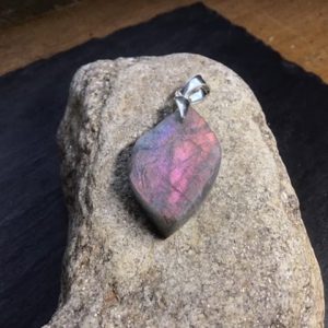 Pendentif labradorite rose orange brute