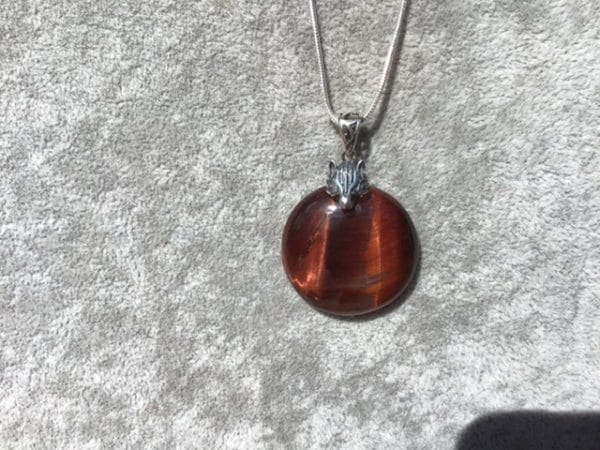 Pendentif-oeil-taureau-rond