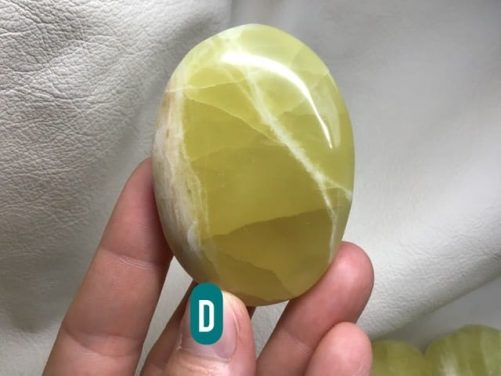 Galet calcite jaune