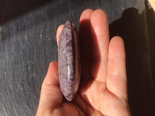 Galet lepidolite de soin