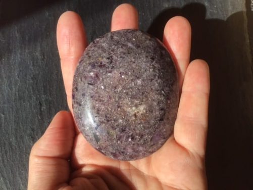 Galet lepidolite de soin