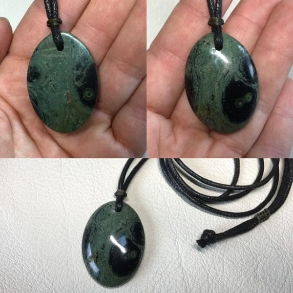 Pendentif-kambaba-cordon