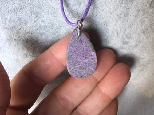 Pendentif stichtite petite goutte