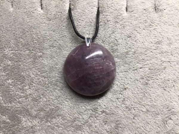 Pendentif-anhydrite-violette