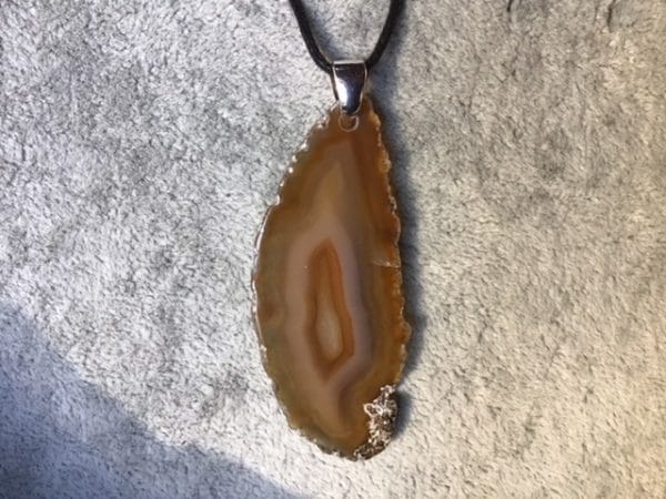 Pendentif-tranche-agate