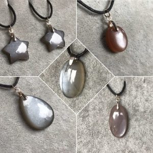 Pendentifs en pierre de lune veritable