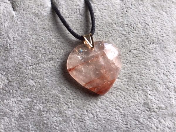 Quartz-hematoide-pendentif-coeur
