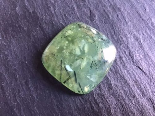 Prehnite carrée