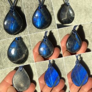 Goutte large en labradorite deep blue