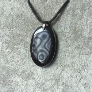 Pendentif spilomelane