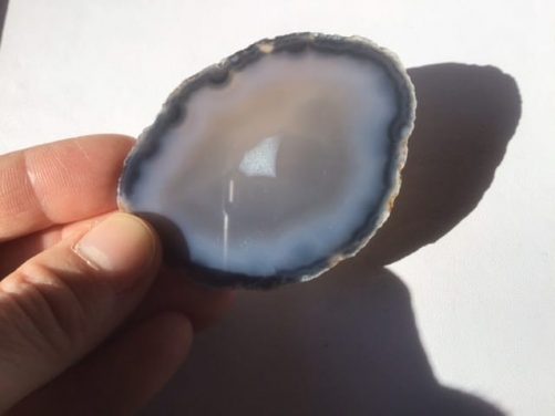 Tranche agate naturelle bleue foncée