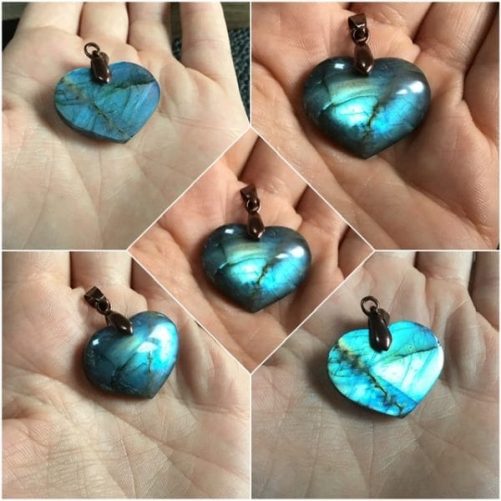 Petit coeur bleu azur en labradorite