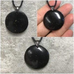 Pendentif tourmaline noire rond
