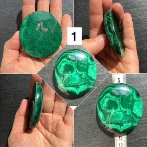 Galet malachite face plane