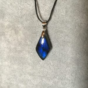 Petit pendentif Labradorite bleu foncé