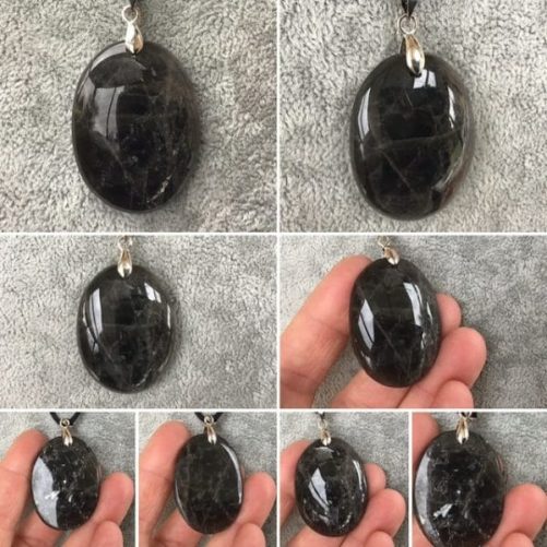Ovale noir profond