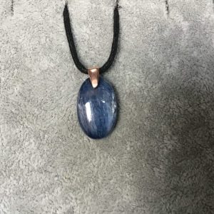 Pendentif disthène or rose
