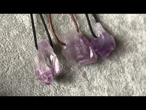 Pendentif Pointe d’ amethyste sur cordon