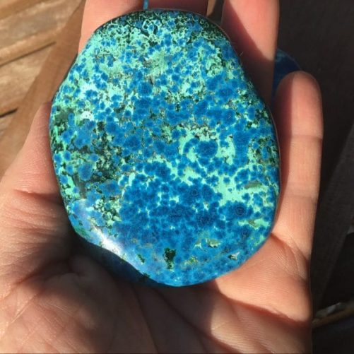 Mega shattuckite