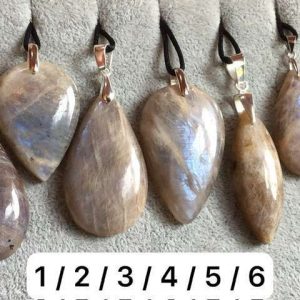 Pendentifs en belomorite au choix