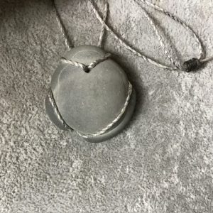 Pendentif pierre des fées sans metal