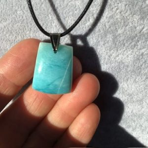 Larimar à la forme masculine, angulaire