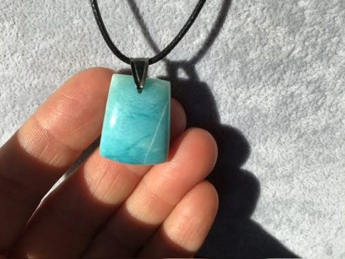 Larimar à la forme masculine, angulaire