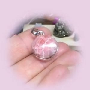 Pendentif rhodochrosite sertie