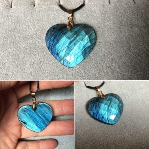 Pendentif labradorite bleue forme coeur
