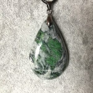 Pendentif smaragdite corse